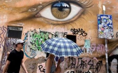 Protecting your eyes in monsoon: Understanding conjunctivitis and its causes