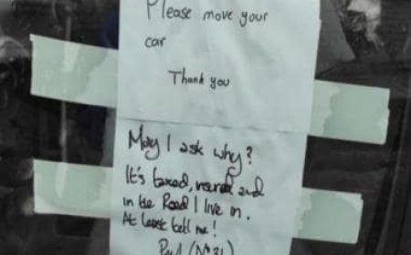 Neighbour leaves note on parked car and what happened next has caught Reddit's attention