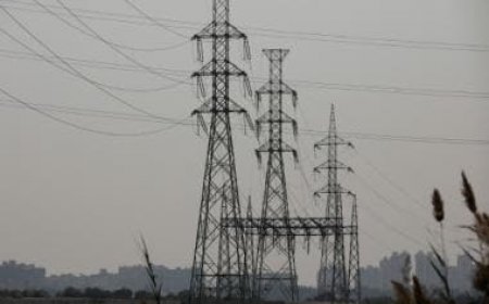 Pakistan to buy more electricity from neighbouring Iran