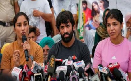 Vinesh Phogat, Sakshi Malik and Bajrang Punia to hold press conference on Thursday in Delhi