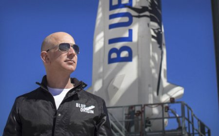 Jeff Bezos' Blue Origin is purposefully lagging behind Elon Musk's SpaceX