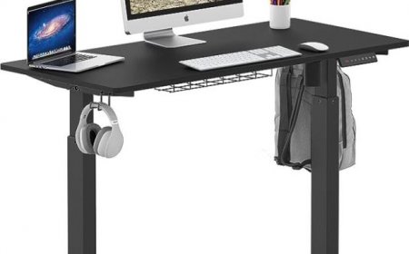 Shoppers Are ‘Seriously Impressed’ With This Adjustable Standing Desk That's on Sale for $139 at Amazon
