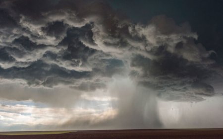 How thunderstorms can spawn damaging ‘downbursts’