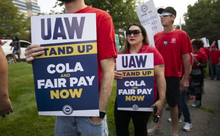 UAW deadline for expanded Big 3 strikes looms as talk enter key phase