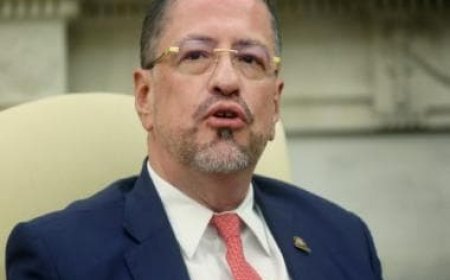 Costa Rica President Rodrigo Chaves to visit Panama amid migration crisis