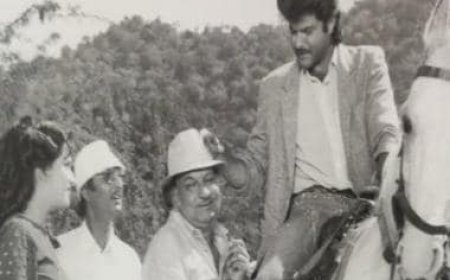 'Amar Akbar Anthony' writer Prayag Raj dies: Amitabh Bachchan, Shabana Azmi mourn demise