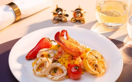 You can now get calamari, kombucha and champagne on this popular airline