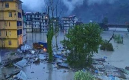 What are cloudbursts that led to flash floods in Sikkim, washing away 23 army men, killing 3 people?