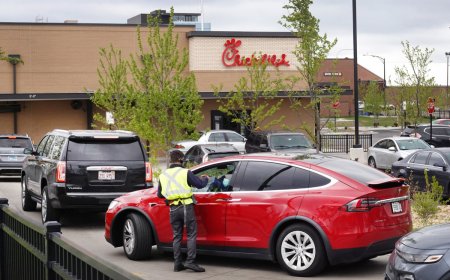 Drive-thrus at these fast-food outlets make you wait the longest