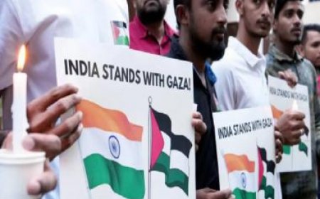 Pro-Palestine protesters form human chain, hold candlelight march in Bengaluru
