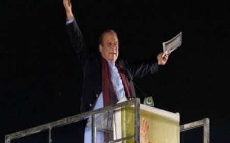 'Fugitive was given the status of state guest': PTI on Nawaz Sharif's Pakistan reception