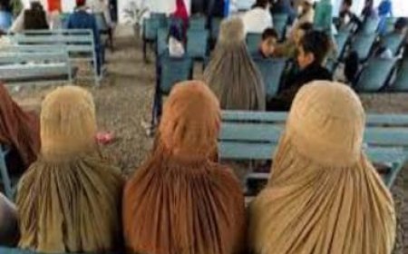 Many Afghan refugees to leave as Pakistan gives last warning to undocumented migrants