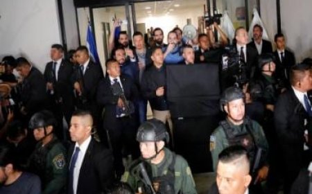 Salvadoran leader makes re-election bid official