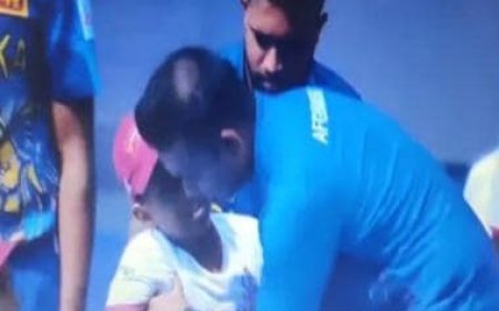 World Cup 2023: Kusal Mendis rescues player escort from collapsing during Sri Lanka's national anthem; Watch