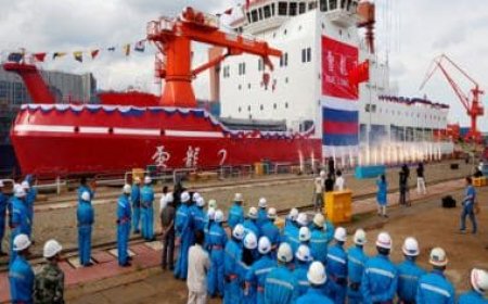 China sends biggest Antarctic fleet to build research station