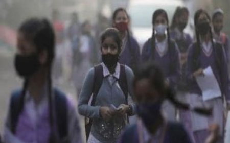 BJP accuses Kejriwal of stealing 'right to breathe'; AAP says can't control pollution as sources outside city