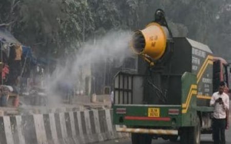 To curb Delhi air pollution, fire department starts sprinkling water at 13 pollution hotspots