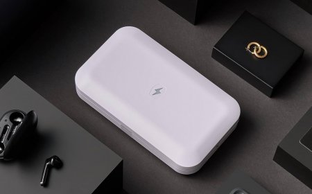 A UV sanitizer with over 14,000 perfect ratings that also charges your phone is just 54% off at Amazon