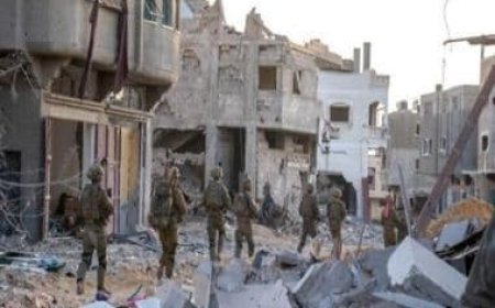 Israeli troops intensify fighting close to Shifa Hospital, where Hamas HQ is said to be