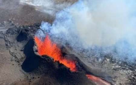 After 800 earthquakers in 14 hours, Iceland preparing for volcanic eruption
