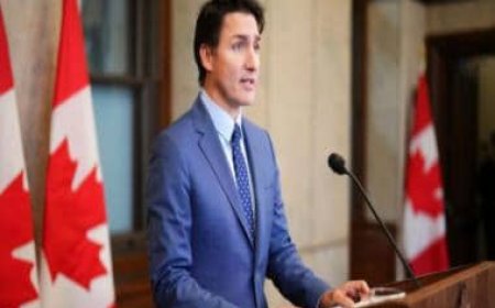 Canada: Justin Trudeau faces calls to resign as PM as party trails in polls