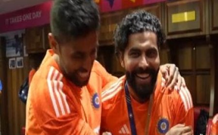World Cup 2023: Jadeja receives 'best fielder' medal from Suryakumar after India-New Zealand semi-final; Watch