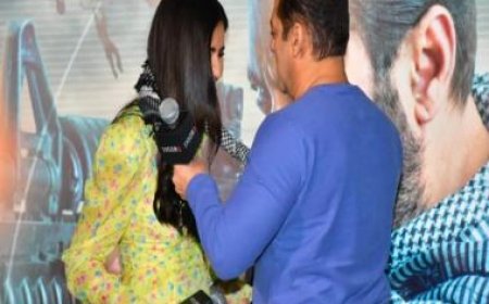 Tiger 3: Salman Khan gifts scarf to Katrina Kaif in pure 'Tiger' style but don't miss her reaction - watch video