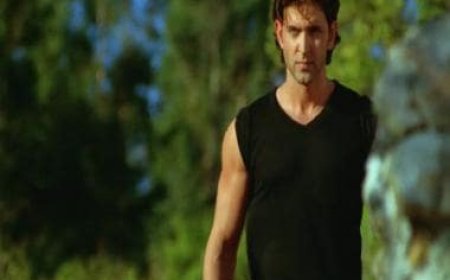 17 years of Dhoom 2: Hrithik Roshan's iconic moments from the film that steal the show