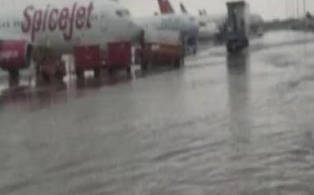 16 flights diverted as bad weather hits Delhi airport