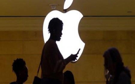 Fighting Peeping Toms: Apple working on privacy display for iPhones, Macs to stop shoulder surfers