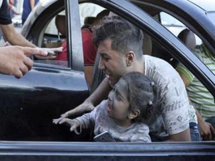 Israel-Hamas war: Hundreds flee Gaza's Al-Shifa hospital on foot