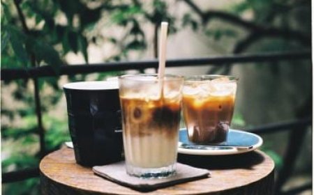 Savor the World in a Cup: Winter Coffee Delights for Caffeine Connoisseurs