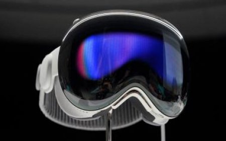 Apple to launch Vision Pro headset soon, starts scheduling training sessions for retail employees