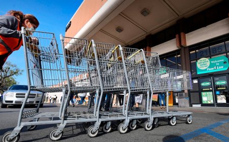 Major grocery chain lays out plan for thousands of employees to return to the office