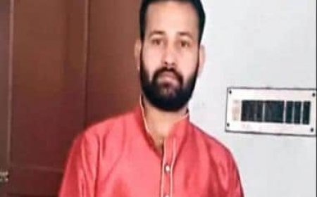 After being on the run for 2 days, mastermind of Parliament security breach surrenders in Delhi