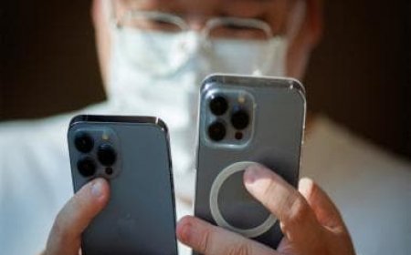 Trouble for Apple: More Chinese government offices and state-backed businesses are banning the iPhone