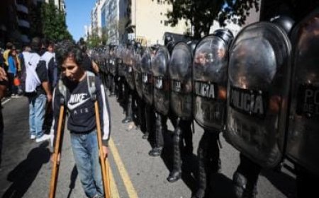 Argentina's new government demands protest organisers foot policing bill