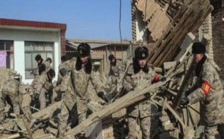 Chinese Premier visits quake-affected areas, inspects relief efforts