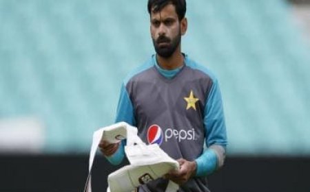 Australia vs Pakistan: Hafeez slams 'inconsistent umpiring', 'curse' of technology after visitors lose Melbourne Test