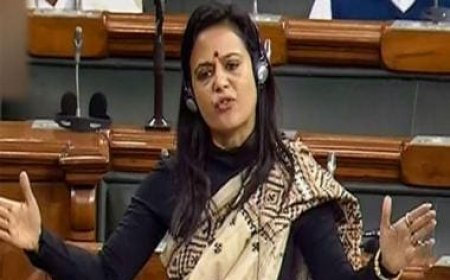 Cash-for-query case: SC issues notice to Lok Sabha secretary general on Mahua Moitra's expulsion