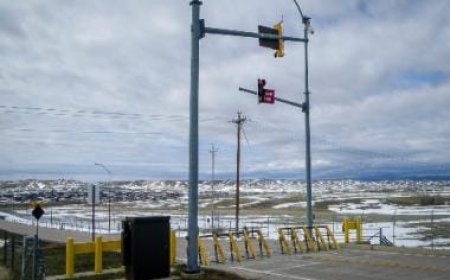 B-1 bomber crashes at South Dakota Air Force base, crew ejects safely