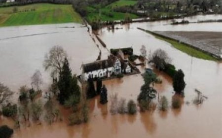 Swollen rivers cause major flooding in Britain as govt issues more than 300 warnings