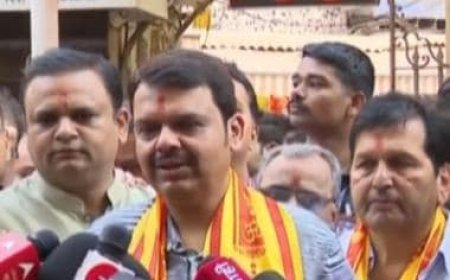 Maharashtra: Deputy CM Fadnavis cleans Mumbai's Mumbadevi temple premises 