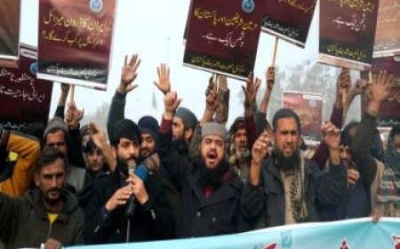 Pakistan, Iran agree to de-escalate tensions after tit-for-tat strikes