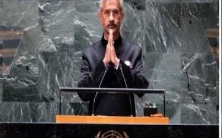 EAM Jaishankar calls on Sri Lankan President, discusses bilateral initiatives