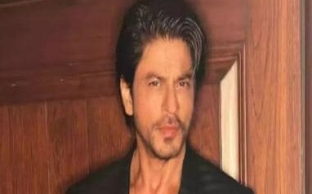 Shah Rukh Khan used to have meals at this actor's house during struggling days, credits him for his success