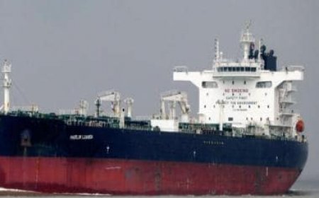 Houthi missile hits oil tanker in Gulf of Aden