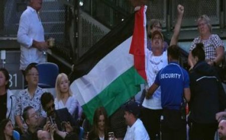 Australian Open 2024: Women's final disrupted briefly by pro-Palestine protests