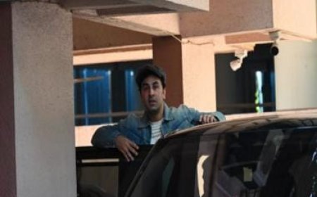 Did Ranbir Kapoor hint at his look from Sanjay Leela Bhansali's upcoming saga 'LOVE &amp; WAR'?