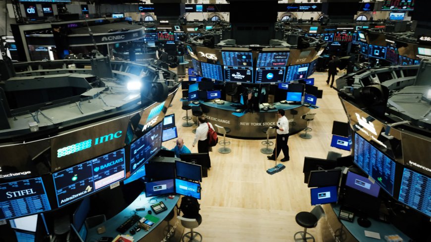 Stock Market Today: Stocks lower with jobs, Fed in focus; Apple slumps